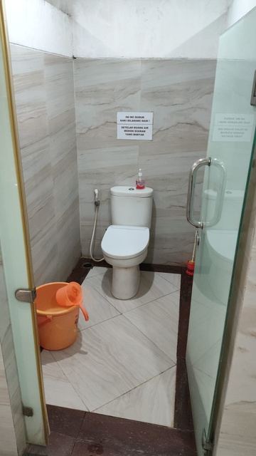 Pembersihan toilet